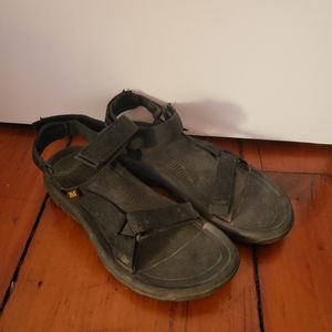 Black Teva Hurricane
